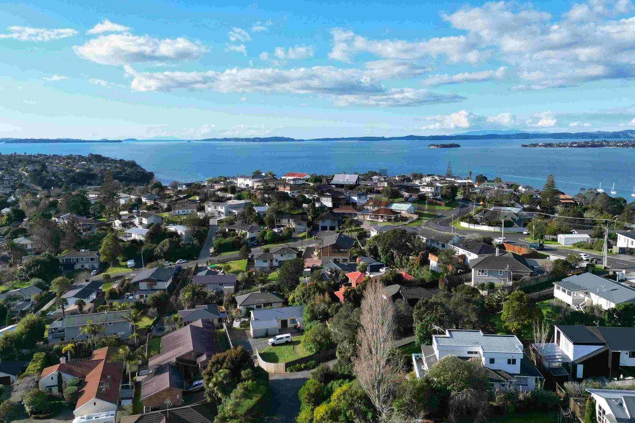 Modern Shelly Park Home with Views - Aanzicht 2