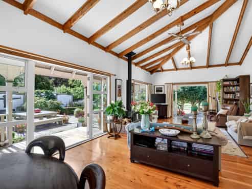 41 Oxford Street, Martinborough