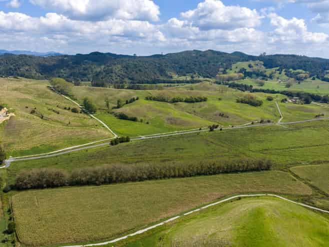 Lot 4,6 an Mason Road, Maromaku