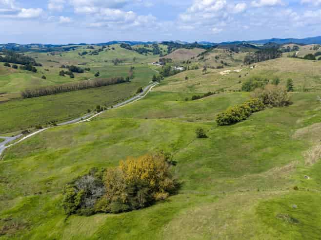 Lot 4,6 an Mason Road, Maromaku