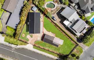 1 Tauhinu Road, Greenhithe