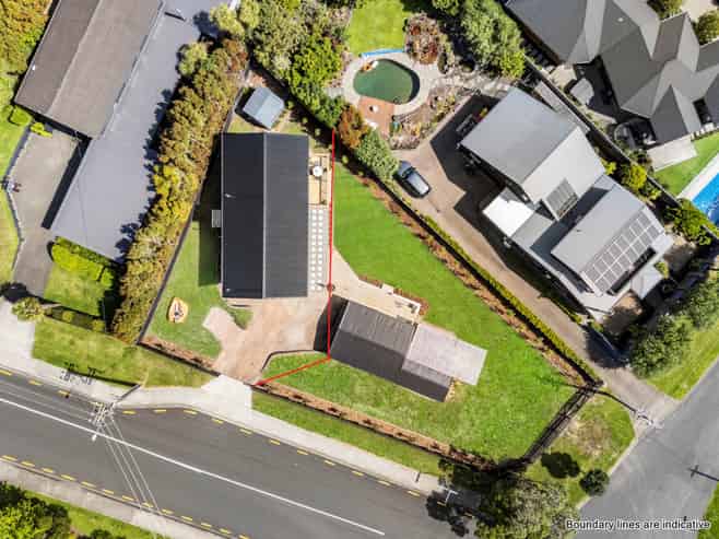 1 Tauhinu Road, Greenhithe