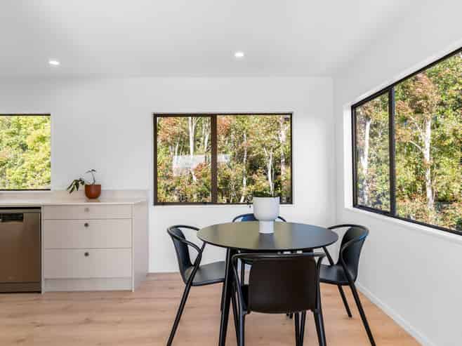 1 Tauhinu Road, Greenhithe