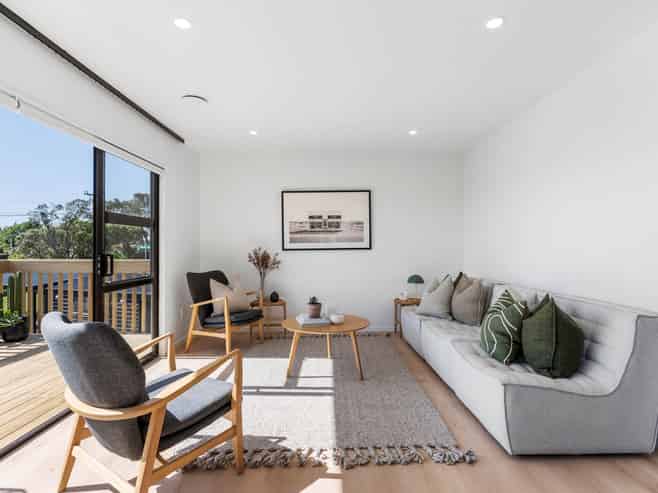 1 Tauhinu Road, Greenhithe