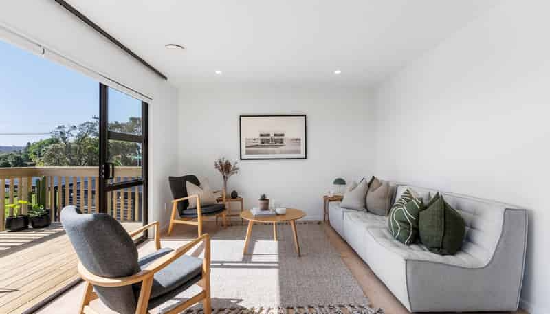1 Tauhinu Road, Greenhithe