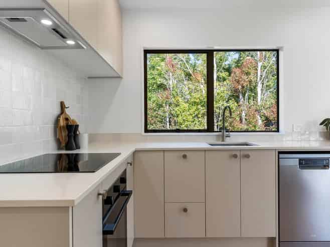 1 Tauhinu Road, Greenhithe