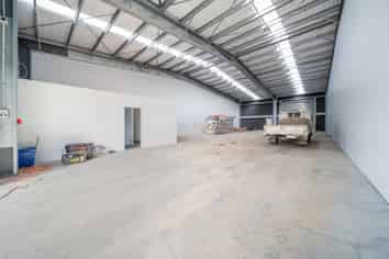 Modern Functional Space: Warehouse & Office