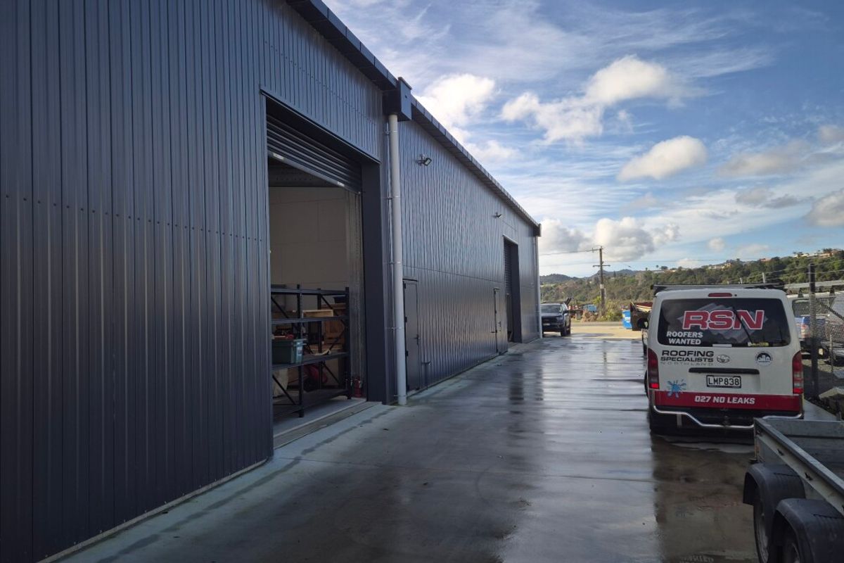 Modern Functional Space: Warehouse & Office - Więcej