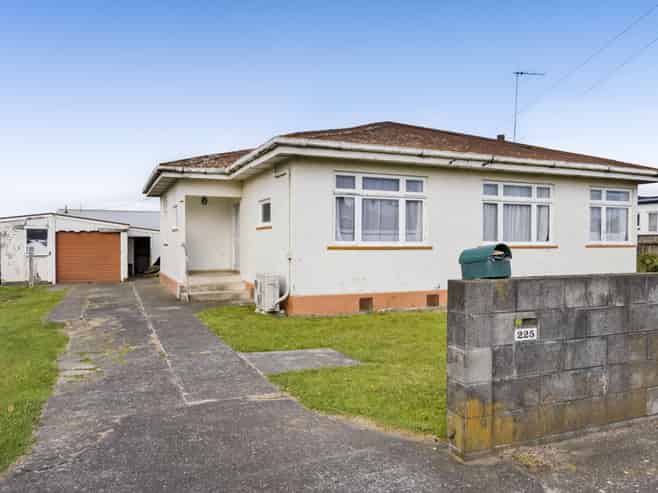 225 South Road, Hawera