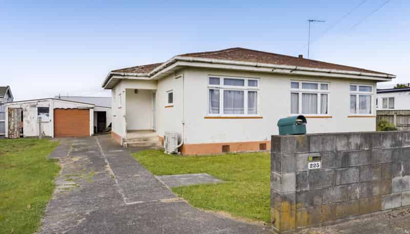 225 South Road, Hawera