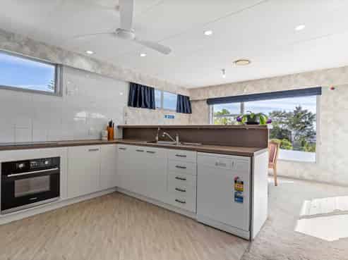 111 Glengarry Road, Glen Eden