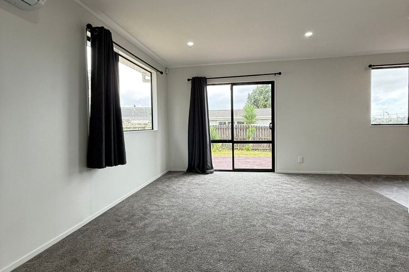 Freshly Renovated 3 Bedroom Family Home in Convenient Location - Widok 6