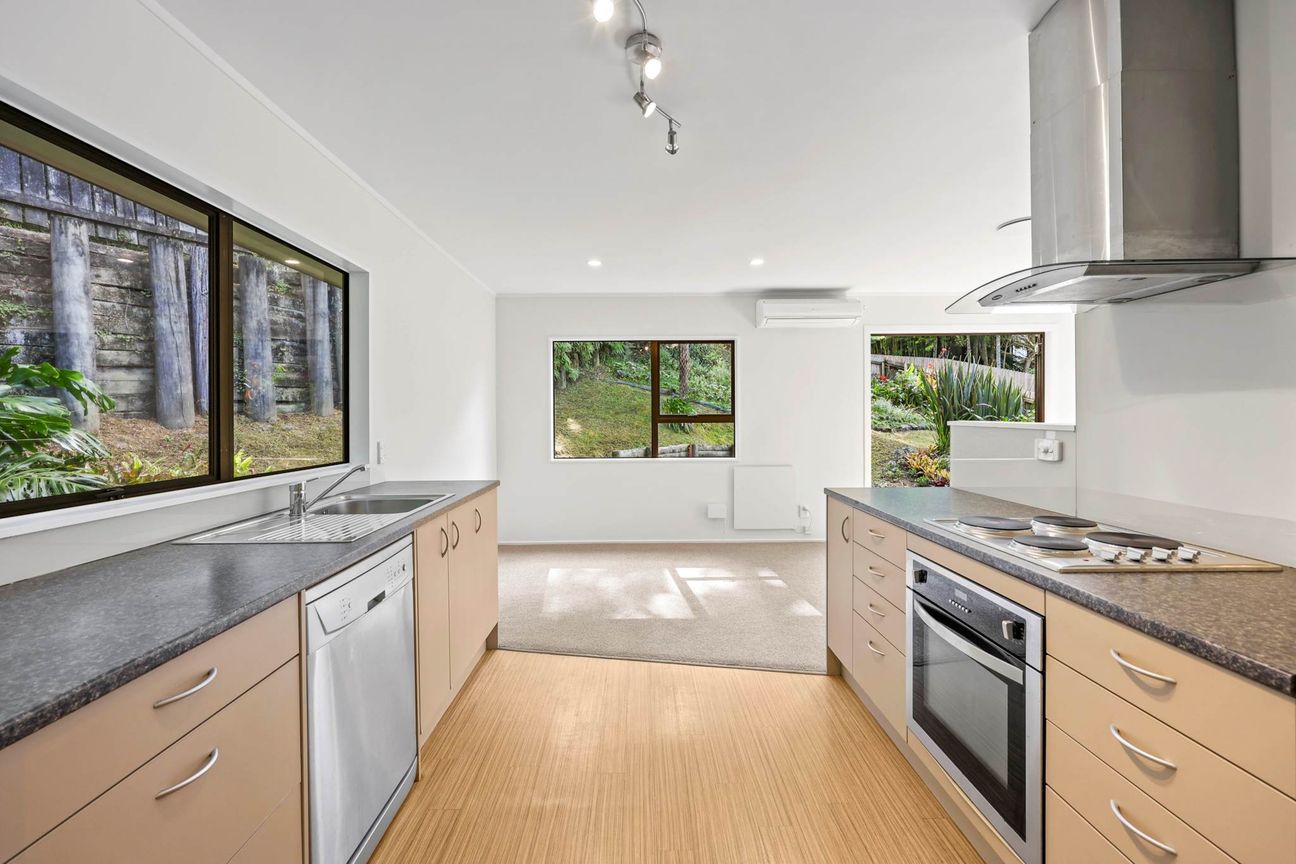 Move-In Ready, Private Elevated Home - Bush Views - Altro