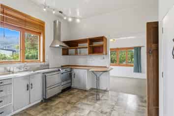 35 Aroha View Avenue, Te Aroha