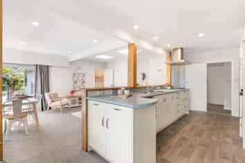 30 Bassett Road, Johnsonville