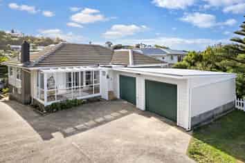 30 Bassett Road, Johnsonville
