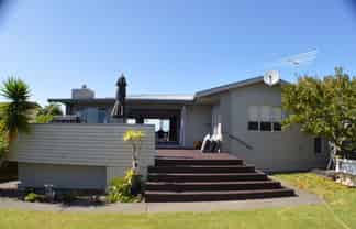 1066 Whangaparaoa Road, Tindalls Beach