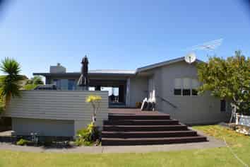 1066 Whangaparaoa Road, Tindalls Beach