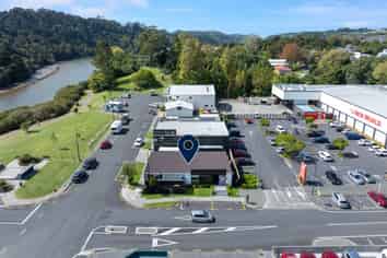 Split-risk Investment with development upside