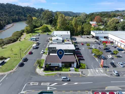 Split-risk Investment with development upside