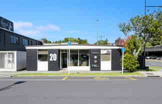 Split-Risk Investment with development upside