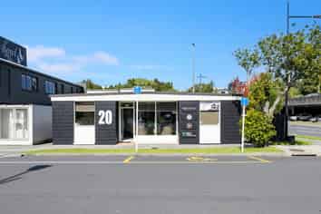 Split-risk Investment with development upside