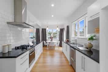 5 Fergusson Street, Hamilton East