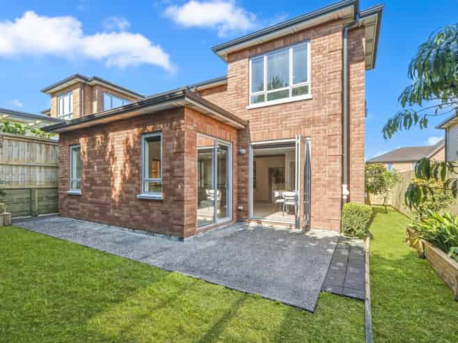 57 Fields Parade, Albany