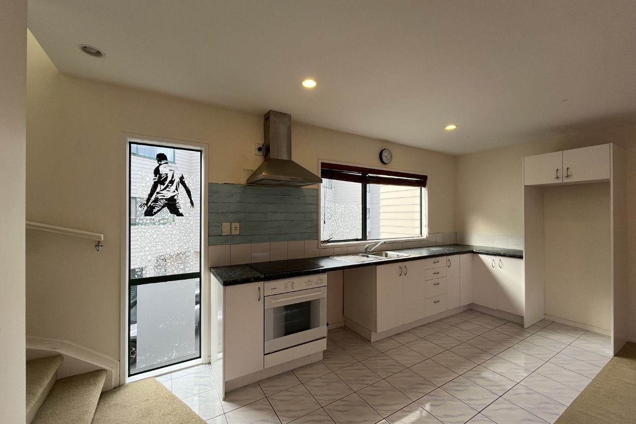 3-Bedroom Townhouse for Rent in New Lynn - Widok 6