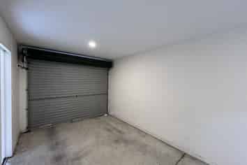 17/1 Briar Way , New Lynn