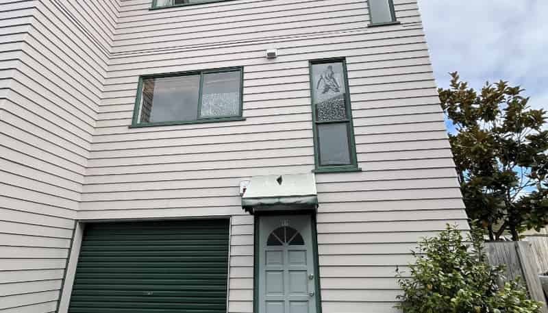 17/1 Briar Way , New Lynn