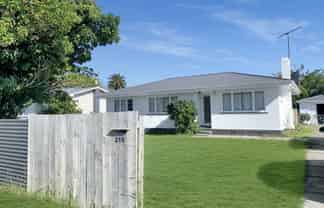 215 Lytton Road, Elgin