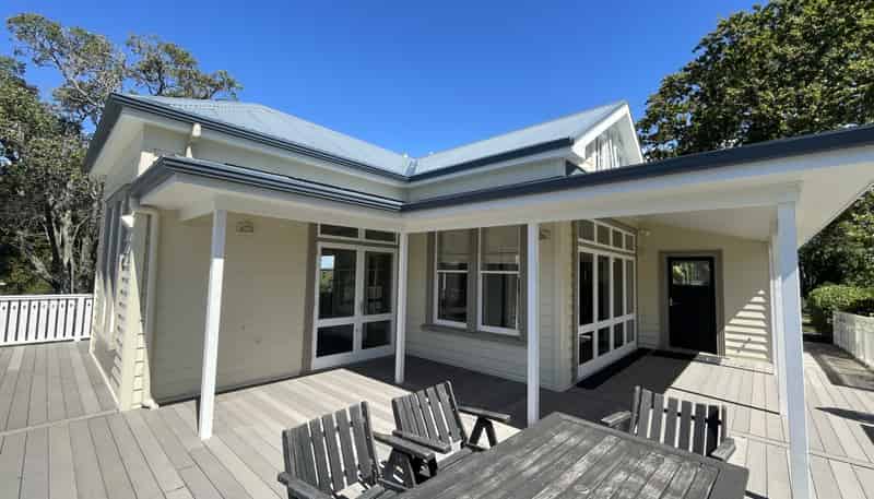 212 Lake Road, Northcote