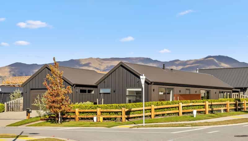 17 Armidale Crescent, Wanaka