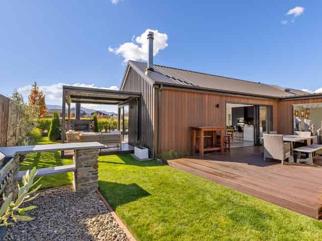 17 Armidale Crescent, Wanaka