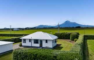 4923 South Road, Opunake