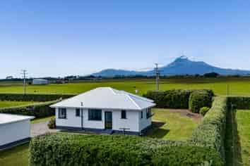 4923 South Road, Opunake