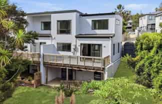 1/22 Spinella Drive, Bayview