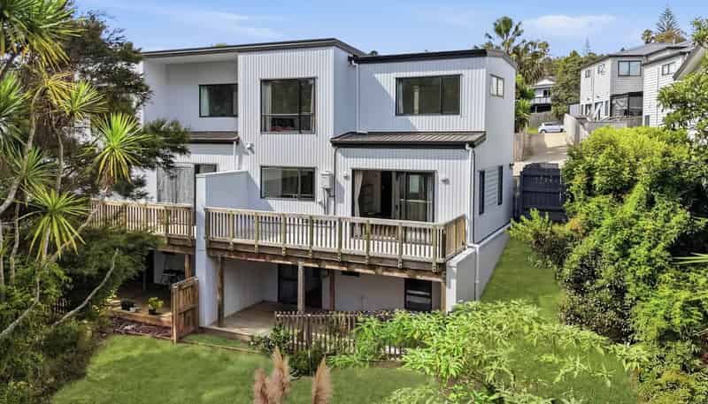 1/22 Spinella Drive, Bayview