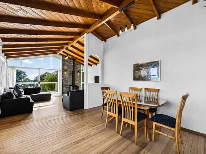 99 Sunnyside Road, Sunnyvale