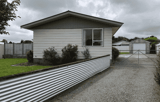 24 Heather Street , Levin