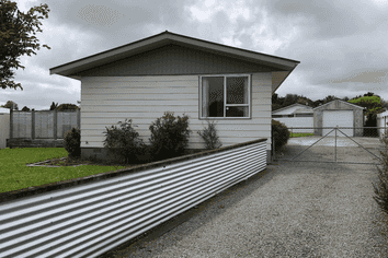 24 Heather Street , Levin