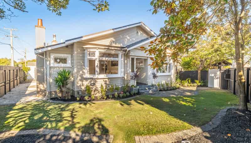 120 Knights Road, Central Hutt