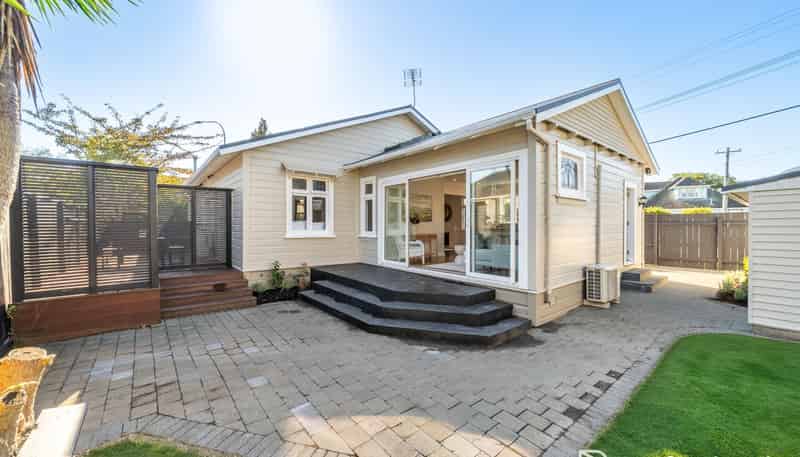 120 Knights Road, Central Hutt