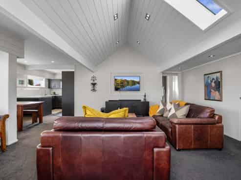 2/24 Fifth Avenue, Avenues