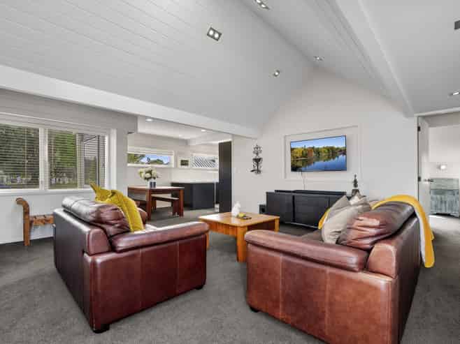 2/24 Fifth Avenue, Avenues