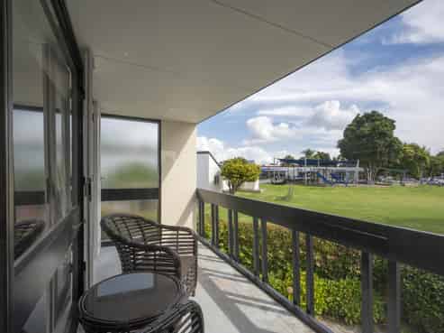 2/24 Fifth Avenue, Avenues