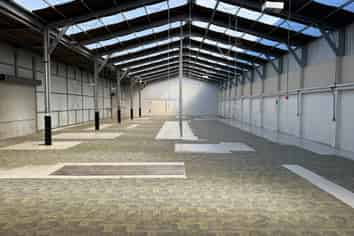 Large Sydenham warehouse + yard 