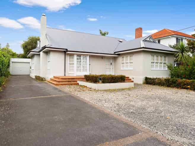 232 Lake Road, Hauraki