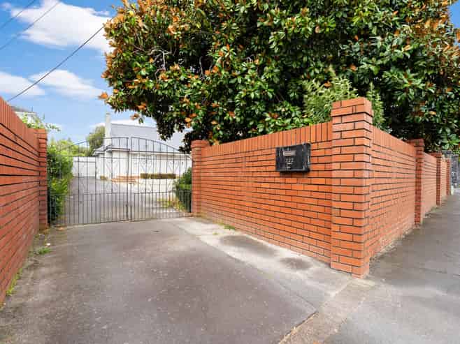 232 Lake Road, Hauraki